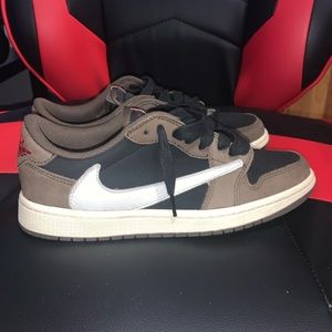 Travis Scott 1 Low Size 9